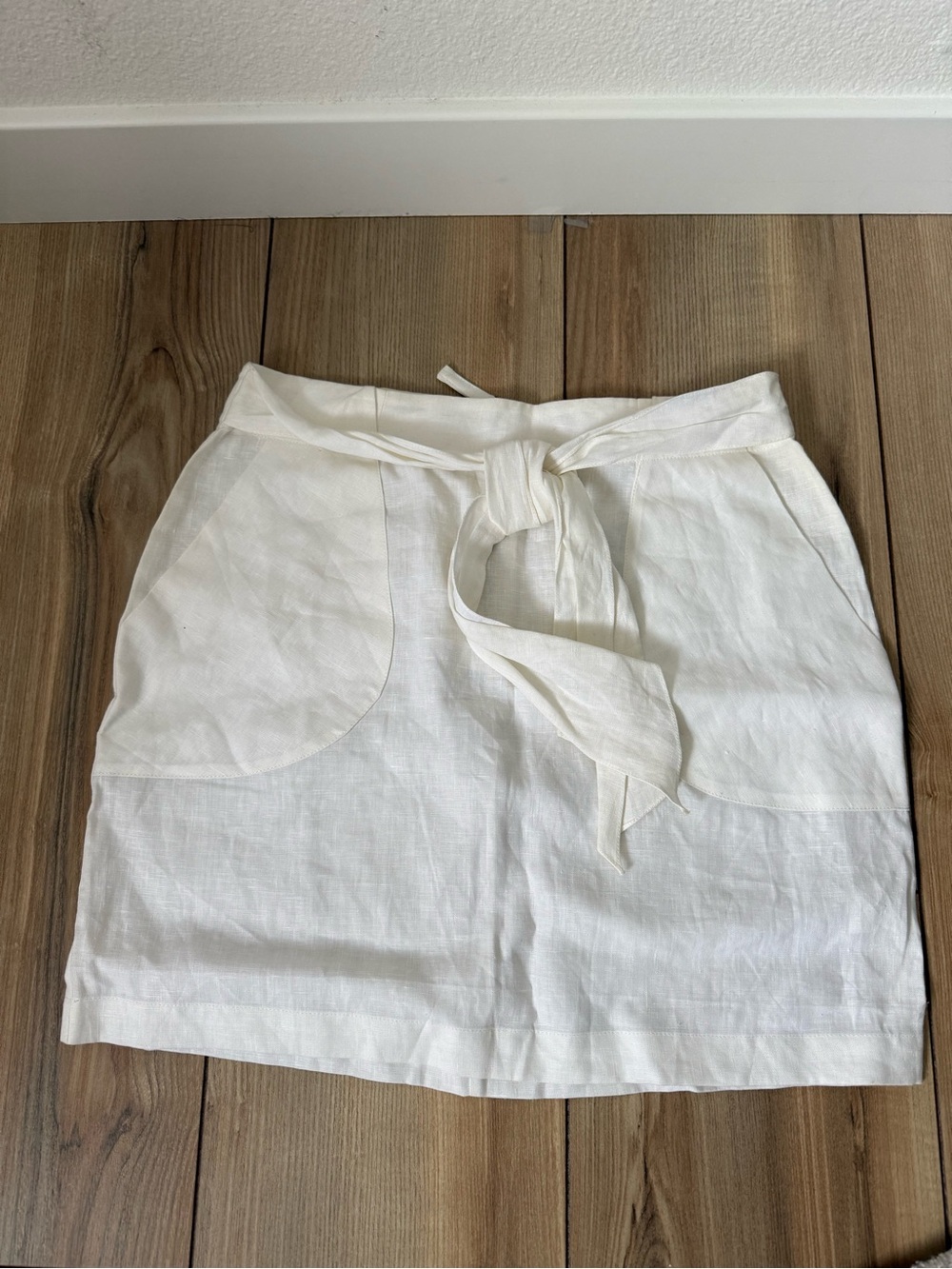 True Vine White Tie-Waist bow Mini Skirt